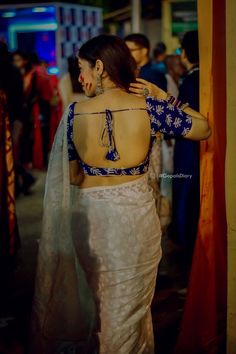 #photography #saree #makeup #sari #backless #blouse #back #indian #women #girl #desi #swag #dress #outfit #clothes #Pakistan #tamil #makeup #weeding #backless #Nepali #lifestyle #AssamTourism #assamesegirl #backlessblouse #love #beauty  #Kashmir #traditionalwear #desigirls #actress Simple Saree Blouse Designs, Sleeveless Blouse Designs, Netted Blouse Designs, Saree Backless, Traditional Blouse Designs, Latest Model Blouse Designs