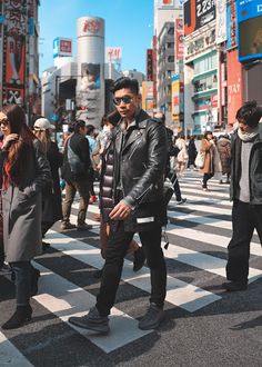 Spring Outfits Japan, Tokyo Fashion Week Street Styles, Shibuya Tokyo Japan, Japan Spring, Men's Street Style, Tokyo Fashion Week, Shibuya Tokyo