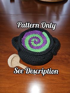 a crocheted pot holder sitting on top of a wooden table with the words pattern only see description below