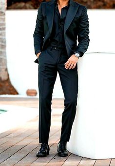 Black Wedding Guest Outfits, Full Black Suit, Black Shirt Outfit Men, Mens Prom, Black Tie Outfits, Black Shirt Outfits