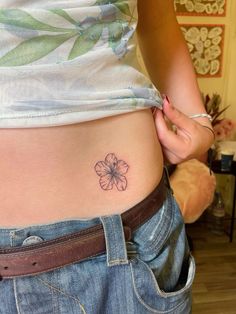 Jamaica Flower Tattoo, Hibiscus Flowers Tattoo, Hawaii Flower Tattoos, Jamaica Flower, Hibiscus Flower Tattoo, Brother And Sister Tattoo Ideas, Hawaiian Flower Tattoos, Plumeria Tattoo, Hibiscus Flower Tattoos