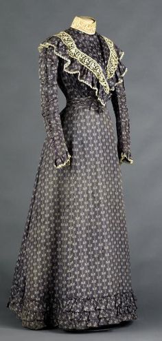 HISTORICAL SILVER & GREY PRINTED DRESSES 1900 Fashion, 1900s Fashion, 1800s Fashion, Vanessa Paradis, Edwardian Dress, 19th Century Fashion, Old Dresses, Victorian Clothing