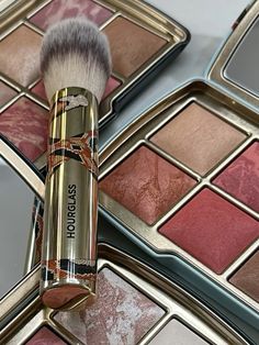 #makeup #makeuplover #hourglass #cosmetics #blush Hourglass Makeup Aesthetic, Hourglass Blush, Hourglass Makeup, Ysl Makeup, Makeup List, Hourglass Cosmetics, Eye Makeup Pictures, Ethereal Makeup, Makeup Needs