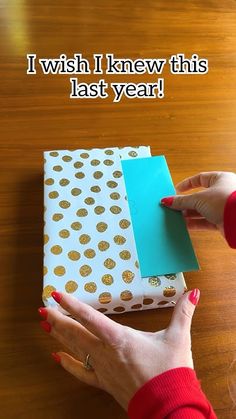 🎁 How to wrap a gift with a card pocket! #birthday #party #giftideas #wrapping #tipsandtricks Birthday Wrapping Ideas, Wrap A Gift, How To Wrap, Wrapping Gift Cards