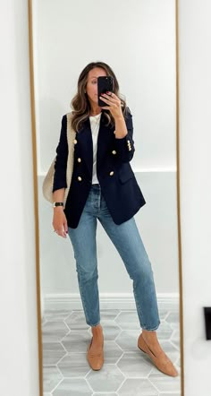 Blue Spring Outfits Women, Military Blazer Outfit, All Navy Outfit, Blue Blazer Outfit Women, Navy Blue Blazer Outfit Women, Jeans And Blazer Outfit, Madewell Wide Leg Jeans