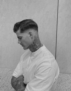 Men Short Hair Fade, How To Grow Hair Faster, Side Shaved, Fade Haircuts For Men, How To Grow Hair, Best Fade Haircuts, Low Fade Haircut, Trendy Mens Haircuts, Classic Haircut