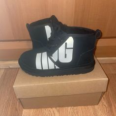 Uggs Neumel Size 4 In Kids Which Means It’s Size 5.5-6 In Women. Please Message Me With Any Questions. Worn A Couple Of Times Round Toe Sneakers With Logo For Outdoor, Outdoor Sneakers With Logo And Round Toe, Outdoor Round Toe Sneakers With Logo, Uggs Neumel, Neumel Uggs, New Uggs, Ugg Black, Kids Uggs, Shoes Brand