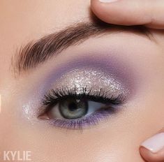 Lilac Eye Makeup, Lilac Eye, Drag Make-up, Purple Eye Makeup, Eye Makeup Steps, Eye Makeup Designs, Calm Before The Storm, Creative Eye Makeup