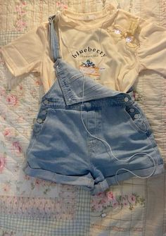 #clothes #pastel #pastelcore #vintage #jeans #denim #aesthetic Fashion 90s, Pieces Of Clothing, Swaggy Outfits, Cute Everyday Outfits, Cute Simple Outfits, Dream Clothes