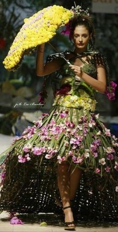 Flower Maiden, Floral Couture, Flower Gown, Botanical Fashion, Leaf Dress, Bio Fashion, Floral Dress Design, Flowers Yellow, Dress Forms