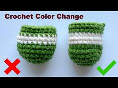 two crocheted green and white mitts with the words crochet color change