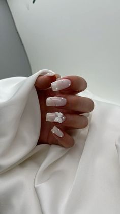 Nails With Pearls, White Nail Ideas, Clean Girl Nails, Bow Nail Designs, Bow Nails, Cute Simple Nails, Nagel Tips, Edgy Nails, Grunge Nails