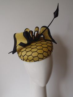 Bee Armor, Bee Hats, Bee Hat, Happy Hat, Bee Costume, Sinamay Hats, Diy Kostüm