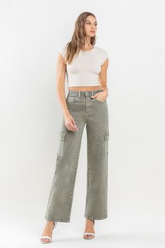 These '90s Super High Rise Loose Cargo Jeans are the epitome of vintage cool. With their ultra-high waist and loose fit, they offer a relaxed and comfortable style. The cargo pockets add an extra touch of utility and functionality. Pair them with a crop top and chunky sneakers for an effortlessly trendy look. Whether you're running errands or hanging out with friends, these jeans will elevate your fashion game. Features: Pocketed Stretch: Slightly stretchy Material composition: 98.5% cotton, 1.5 High Rise Cargo Jeans, Grey Denim Jeans, Jeans Cargo, Comfortable Style, Flying Monkey, Curvy Dress, Chunky Sneakers, Grey Denim, Cool Vintage