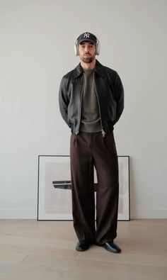 Pantalon Cafe Hombre Outfit, Outfit Pantalon Cafe, Outfit Hombre Casual, Black Men Casual Style, Cafe Outfit, Trousers Outfit Men, Boys Pant, Formal Winter Outfits, Wide Leg Trousers Outfit