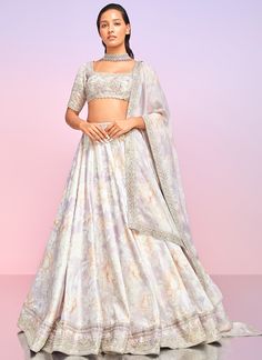 Dusty Lavender Floral Embellished Lehenga Kurta Lehenga, Lehenga Pattern, Lavender Silk, Dusty Lavender, Lehenga Skirt, Lavender Floral, Wedding Guest Looks, Floral Squares, Beaded Neckline