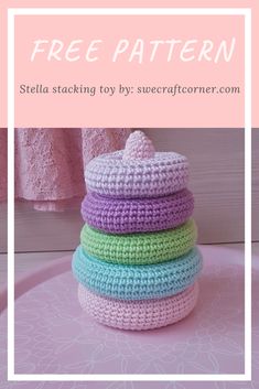 a stack of crocheted hats sitting on top of a pink plate with the text free pattern