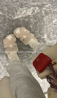 Winter Inspo Outfits, Sandals With Socks, Slides Outfit, Bling Sandals, Pretty Shoes Sneakers, Shoes Heels Classy, Girl Boss Motivation, Shoes Sneakers Jordans