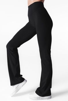 Our Cloud II Foldover Trouser is designed for the ultimate comfort whether you are enjoying your workout of the day or stopping by your favorite coffee shop. This pant offers medium support and compression to accentuate your assets. Black Breathable 4-way Stretch Pants, Functional Activewear With 4-way Stretch, Fitted Training Pants With Comfort Waistband, Fitted Bottoms With Comfort Waistband For Workout, Micro-elastic Full-length Gym Pants, Athleisure Compressive Bottoms With Comfort Waistband, Compressive Athleisure Bottoms With Comfort Waistband, Functional Elastane Bottoms For Pilates, Compressive Elastane Pants For Training