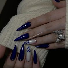 Blue Stiletto Nails, Sapphire Nails, Nail Piercing, Navy Nails, Navy Blue Nails, Chrome Nails Designs, Hard Nails, Blue Acrylic Nails