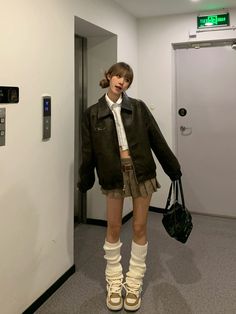 Street Style Vintage, Japan Outfits, Thick Stitching, Zipper Placket, Casual Leather Jacket, 일본 패션, Skirt Outfits Fall, Estilo Indie, Skandinavian Fashion