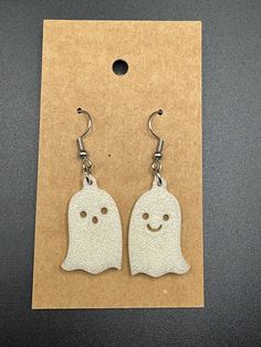 It's always spooky season with these adorable ghost earrings! Made from PLA filament and attached to a stainless steel ear wire with rubber backs. Adorn your ears with these boo-tiful ghost earrings today! **Please note only the "glow in the dark" option (whitish color in daylight) glows in the dark** Wire Ghosts, Dark Ghost, Diy Glow, Boo Tiful, Ghost Earrings, Glow In Dark, Earrings Diy, Jewellery Inspiration, The Glow