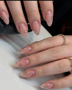 Soft Gel Nails Design Classy, Gel Nails For Engagement, Almond Gold Nails Designs, Almond Nails Gold Tips, Gold Star Almond Nails, Korean Nails Acrylic, Nails Color Palette, Pink And Gold Almond Acrylic Nails, Soft Gel Nails Design