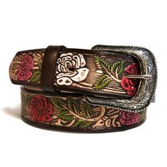 Flaunt your casual style with this beautiful embossed belt! Made from real leather, this belt comes with snaps to easily remove the buckle.  This belt is perfect for dressing up or down, and it's sure to add a touch of bohemian-chic style to any outfit. Vintage vibe and Western-inspired design ✨✨ For belt sizes, please follow the instructions in the picture  *HANDMADE  with love and care with the help of talented artisans for an authentic look. *EMBOSSED LEATHER, engraved classic buckle *Feature Adjustable Hand-tooled Belts, Leather Engraved, Western Bohemian, Handmade Leather Belt, Bohemian Chic Fashion, Women Belt, Handmade Belts, Outfit Vintage, Nice Clothes