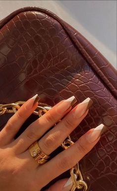 Ongles Beiges, Beige Nails Design, Brown Acrylic Nails, Beige Nails, Classy Acrylic Nails, Summer Acrylic Nails