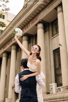 Modern Wedding Photoshoot, Couple Photoshoot Props, Vintage Pre Wedding Shoot, Save The Date Inspo Photos, Courthouse Wedding Flowers, Sesion Save The Date, Courthouse Wedding Photo Ideas, Wedding Prenup Photoshoot, Elope Photoshoot