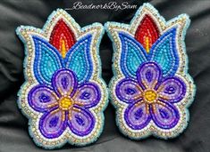 Metis Beading, Simple Bead Earrings, Indian Beadwork, Beaded Stuff, Flower Shapes