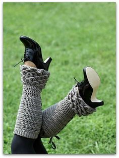 Crocodile_stitch_legwarmers_4_etsy_small2 Steampunk Crochet, Legwarmers Crochet, Legwarmers Pattern, Crochet Boot Cuffs, Crochet Leg Warmers, Crocodile Stitch, Crochet Boots, Leg Bag, Leg Warmer