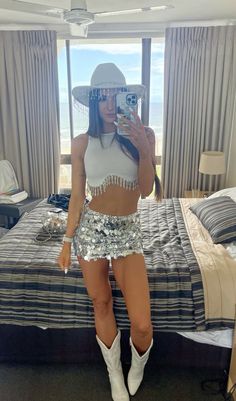 Fashionable Cowgirl Outfits, White Cowboy Boot Festival Outfit, Space Cowgirl Festival Outfit, Festival Outfit Cowgirl, Festival Outfits Cowboy Boots, Coachella Outfit Cowgirl, Sparkly Festival Outfit, Festival Cowgirl Outfit, Spilt Milk Festival Outfit