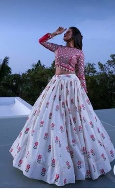 Simple Lehenga, Trendy Outfits Indian, Lehenga Designs Simple, Womens Trendy Dresses, Traditional Indian Dress, Choli Designs, Indian Dresses Traditional, Trendy Dress Outfits, Beautiful Dress Designs