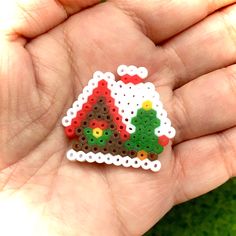 Melt Beads Patterns, Christmas Perler Beads, Easy Perler Bead Patterns, Pearl Beads Pattern, Easy Perler Beads Ideas, Perler Bead Templates, Perler Crafts, Handmade Christmas Crafts, Melting Beads