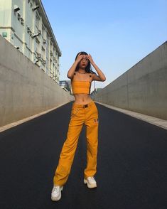 #oanh #oanhdaqueen #girls #yellow Follow Me for more pins: @ninnnib 💛 Instagram: @_ninnb_ 💛 Yellow Cargo Pants, Orange Outfit, Ulzzang Fashion, Outfit Goals, Look Cool, Aesthetic Fashion, Look Fashion