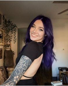 Aesthetic Hair Color, Girl With Purple Hair, Dark Purple Hair, Hair Dye Colors, Hair Inspiration Color, Hair Inspo Color, Aesthetic Hair, Purple Hair