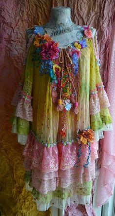 Style Hippie Chic, Shabby Chic Clothes, Dress Art, Fairy Dresses, Fairy Clothes, Altered Couture, Couture Dress, Skirt Maxi, Art To Wear