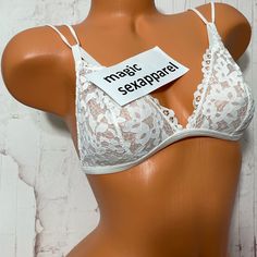 New With Tags Victoria’s Secret Body By Victoria Bralette Bra Plunge Floral Lace Size Medium Size Medium Fits 34c 34d 36a 36b Price Firm Elegant White Triangle Top Bra, Feminine White Bra With Delicate Straps, Low-cut White Bra For Summer, Stretch White Triangle Top Bra, White Stretch Triangle Top Bra, White Stretch Triangle Bra, Feminine White Bra For Party, Feminine White Party Bra, White Victoria's Secret Bra For Party