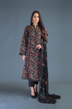 Bareeze Floral Orchid Bnl845 Black Dress Suits For Wedding, Pakistani Street Style, Pakistani Designer Suits, Gul Ahmed, Pakistan Fashion, Trendy Dress Outfits, Pakistani Designers, Frock Design, Stylish Dress Designs