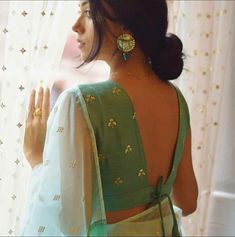 ब्लाउज बैक नेक डिजाइन, Saree Blouse Neck Designs