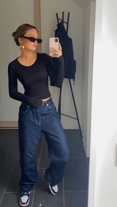 Funky Basic Outfits, Lazy Day Street Style, Chill Work Outfits Women, Minimal Aesthetic Outfits, Look Legging, Skandinavian Fashion, Looks Party, Looks Street Style, Stockholm Fashion