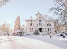 Winter Scenery, Country Estate, Winter Snow, The Sun, It Cast, Sun, House Styles, Architecture, Instagram Photo