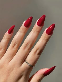 Rojo  Collar    Uñas Lisas Embellished Money Nails, Unghie Sfumate, Heart Nail, Easy Nails, Red Nail Designs, Red Nail, Heart Nails, Chic Nails, Nail Kit