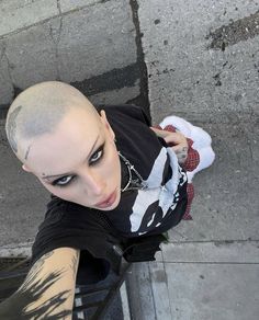 Goth Shaved Head, Shaved Head Makeup, Buzzcut Aesthetic, Bold Haircut, Buzz Cut Women, Bald Head Women, Girls With Shaved Heads, Buzzed Hair, Shaving Your Head