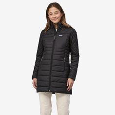 Now built with 100% recycled polyester materials, our citizens’ favorite quilted, insulated parka keeps you warm, cozy and comfortable in flattering, sporty style. Made in a Fair Trade Certified™ factory. Gift Guide Women, Classy Fits, Womens Parka, Patagonia Womens, Sporty Style, Hand Warmers, Recycled Materials, Fair Trade, Patagonia