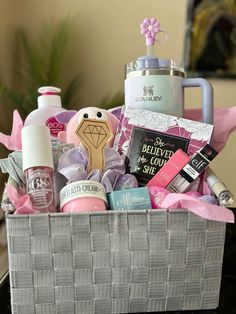 Skincare Basket, Bae Baskets, Birthday Baskets, Graduation Gift Basket, Pink Gift Basket, Teenager Birthday Gifts, Burr Basket, Making A Gift Basket, Perfect Gift Basket