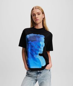 Channel your inner street-style with this KARL LAGERFELD JEANS T-shirt. Topped with bold logo artwork, this crew neck tee exudes a fashion-forward yet relaxed vibe with its light ribbing details and short sleeves. Jeans Print, Logo Artwork, Bold Logo, Jeans T Shirt, Timeless Dress, Blouse Jeans, Beach Wear Dresses, Sleepwear & Loungewear, T Shirt For Women