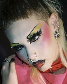 Drag Glam Makeup, Punk Editorial Makeup, Drag Eyebrows, Weirdcore Makeup, New Wave Makeup, Punk Makeup, Avant Garde Makeup, Drag Makeup, Swag Makeup