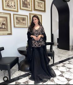 Qawali Night Outfits Black, Pakistani Bridesmaids Outfits, Glowy Foundation, Black Sharara, Glowy Makeup Look, Gown With Dupatta, Makeup Tip, Best Makeup Tips